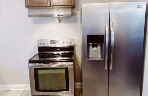 Euclid Condo | Charming 3-bedroom condo with WiFi and AC in pleasant Euclid