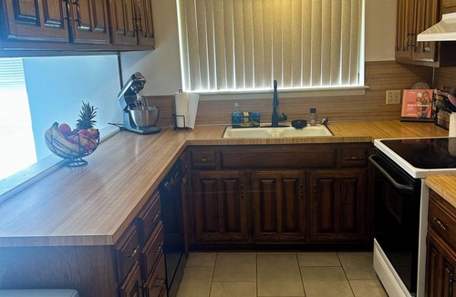 Tulsa House | Charming 3-bedroom family house with AC and WiFi in Tulsa