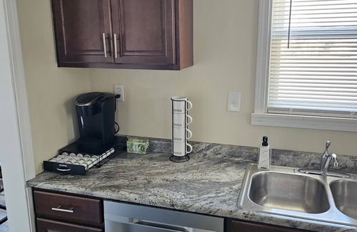 Southfield House | Charming 3-bedroom house with AC and WiFi in Southfield