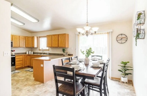 Twin Falls House | Charming 3-bedroom house in Twin Falls with King beds, BBQ grill