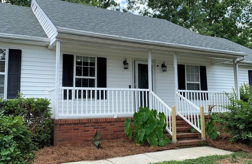 Jamestown House | Charming 3-bedroom house in beautiful Jamestown with Privacy Fence in backyard
