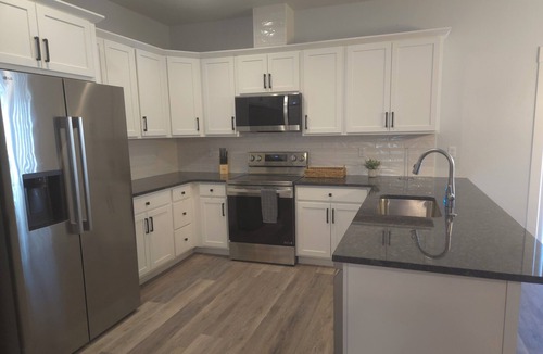 Caldwell House | Charming 3-bedroom house in Caldwell with WiFi and AC.