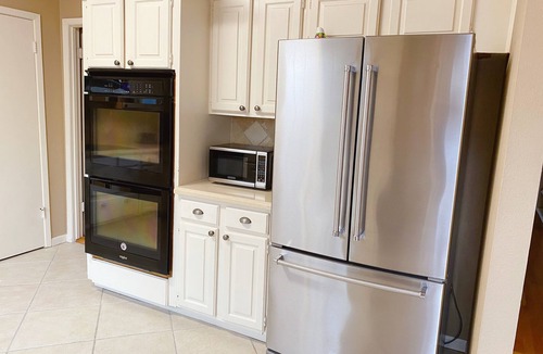 Nassau Bay House | Charming 3-bedroom House with AC, WiFi in fabulous Houston I 0.3mile NASA