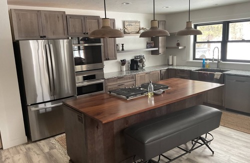 Lincoln House | Charming 3-bedroom house with AC and WiFi in Lincoln