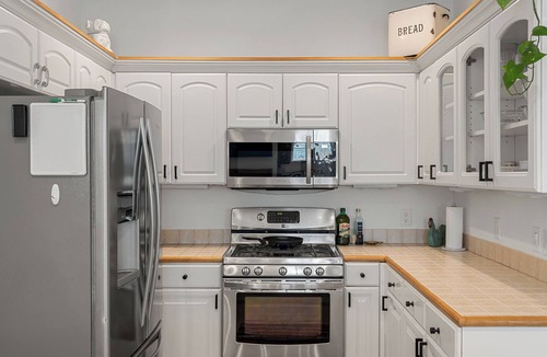 Dawson House | Charming 3-bedroom house in lovely Austin with AC, WiFi, Pool and Pitch & Putt