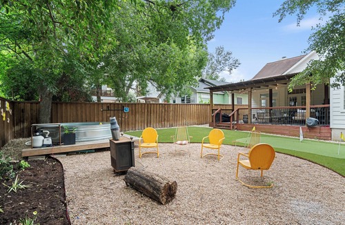 Dawson House | Charming 3-bedroom house in lovely Austin with AC, WiFi, Pool and Pitch & Putt