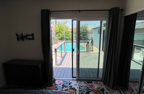 Harbor House | Charming 3-bedroom house with WiFi and AC in Lomita