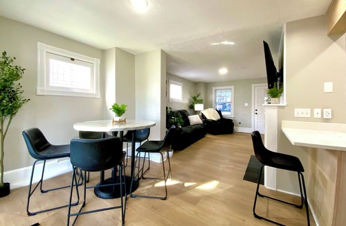 Mentor House | Charming 3-bedroom house in peaceful Mentor with AC