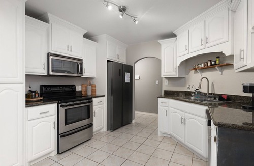 Olmito House | Charming 3-bedroom house with Tesla charger WiFi and AC in Olmito Tx