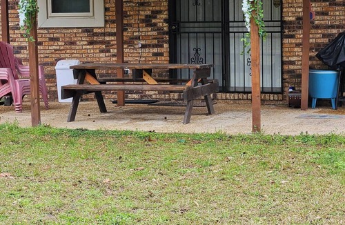 Tougaloo House | Charming 3-bedroom Magnolia house with AC, WiFi in tranquil Clinton