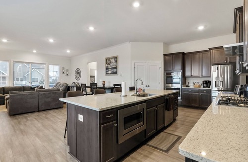 Fayetteville House | Charming 3-bedroom house right on Penn National Golf Course