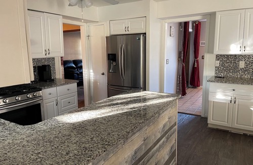 Parma House | Charming 4-bedroom house with lots of place to gather and make memories in Parma