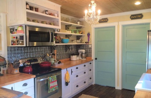 Dripping Springs House | Charming 4-BR/4 Bath Farmhouse on 40 beautiful acres in Dripping Springs, Tx