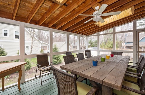 New Buffalo House | Charming 7 Bedroom Home And Coach House ~ Great for Summer Getaways!