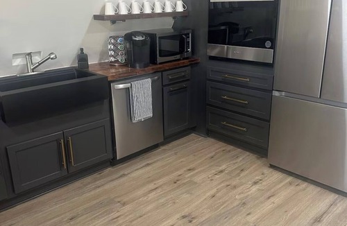 Union City House | Charming A Frame house with WiFi in Union City