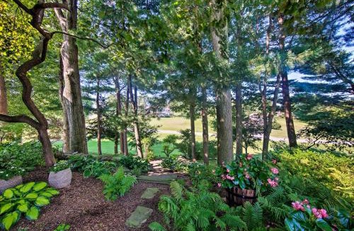 Salunga Apartment | Charming Apartment with Yard and Beautiful Gardens!