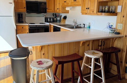 Wilson Cabin | Charming Bavarian-inspired 2-bedroom cabin in Wilson