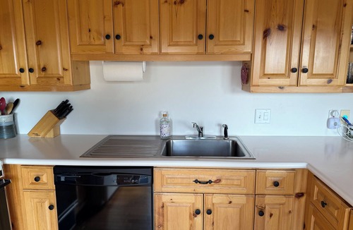 Wilson Cabin | Charming Bavarian-inspired 2-bedroom cabin in Wilson
