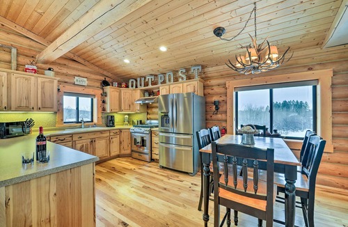 Bedford Cabin | Charming Bedford Cabin w/Private Hot Tub!
