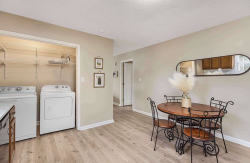Belmont Historic District House | Charming Belmont Bungalow - 5 Min Walk to Downtown