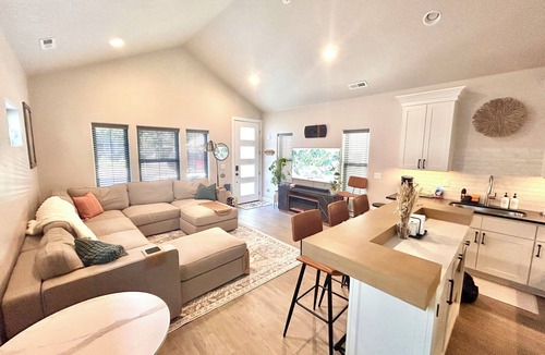 Central Rim House | Charming Boise Retreat - Ideal Central Location!