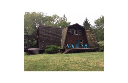 Springfield House | Charming British Columbia chalet close to Yellow Springs, Clifton and Cedarville