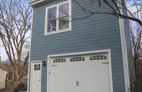 Brookland House | Charming Carriage House in NE Washington DC