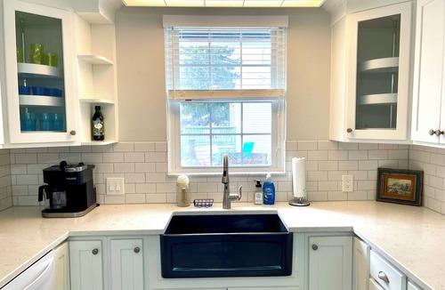 Vermilion House | Charming Coastal Cape Cod w/King Bed, Bikes, & Game Room near Downtown Beach