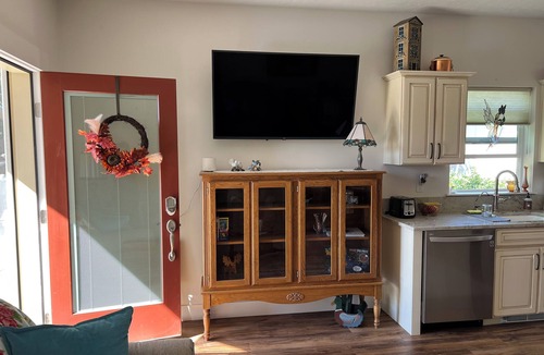 Nampa Cottage | Charming comfortable casita with AC and WiFi in welcoming Nampa.
