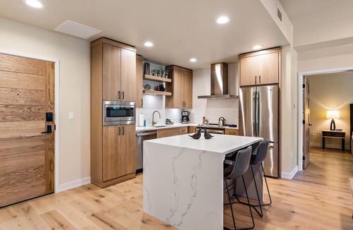 Tamarack Resort Condo | Charming Condo| Gas Fireplace and Mountain Views