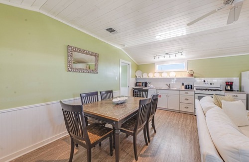 Old Town Cottage | Charming cottage! Awesome covered patio, walking distance to the beach, golf ca
