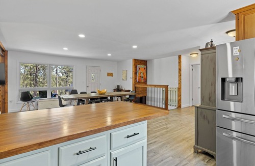 Custer House | Charming Custer Pines with Hot Tub & Pet Friendly