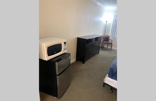 Pico - Robertson Apartment | Charming Double Bed Hotel Style-A10