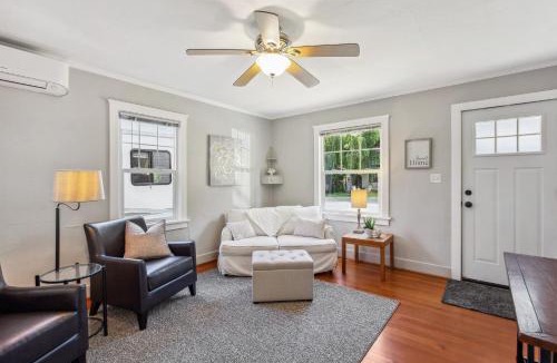 Eugene House | Charming Eugene Retreat Private Hot Tub and Yard!