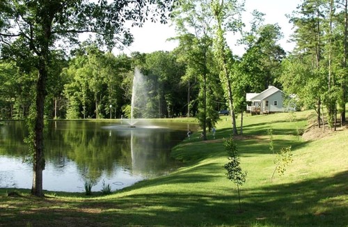 Zwolle Cabin | Charming Family Cabin with Private Pond and Fire Pit near Zwolle, Louisiana