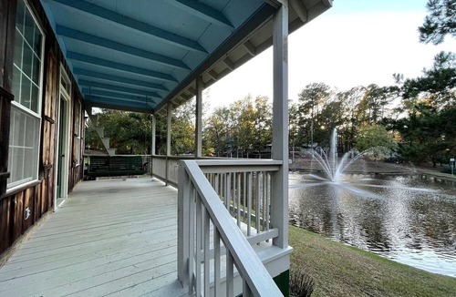 Zwolle Cabin | Charming Family Cabin with Private Pond and Fire Pit near Zwolle, Louisiana