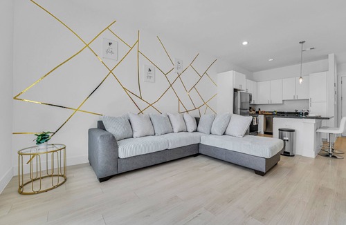 Greater East End Apartment | Charming Getaway