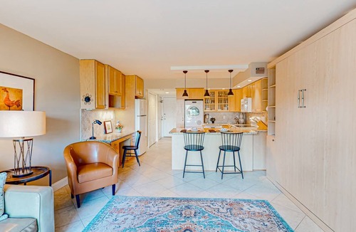 South Beach Condo | Charming Ground Floor studio condo near beach with tennis, pickleball, & water views