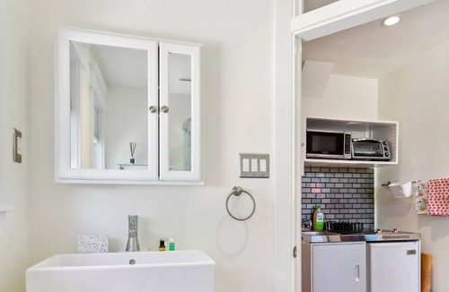 San Anselmo Apartment | Charming Guest House in Marin