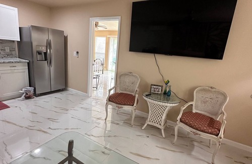 Briarforest Apartment | Charming guest house just built in delightful se Houston AC internet included