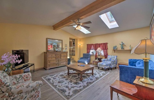 Lisbon House | Charming Hanoverton Cottage on Guilford Lake!