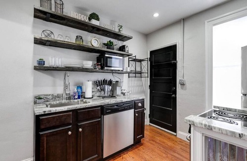Church Hill Apartment | Charming, Happy 1-Bed Oasis: RVA Retreat Awaits!