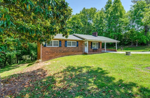 Arlington House | Charming Jonesville Home w/Grill - Near Wineries!