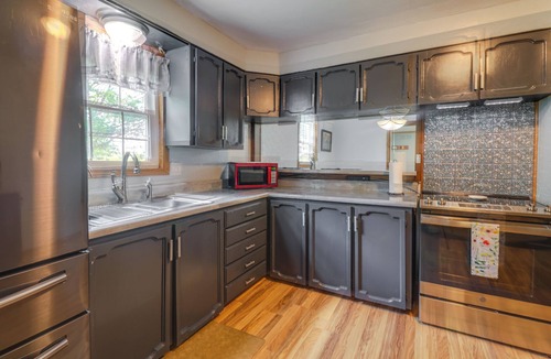 Newkirk House | Charming Kaw Lake Country Home w/Game Room!