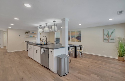 Manning House | Charming Main House and Cottage with Fuse Ball