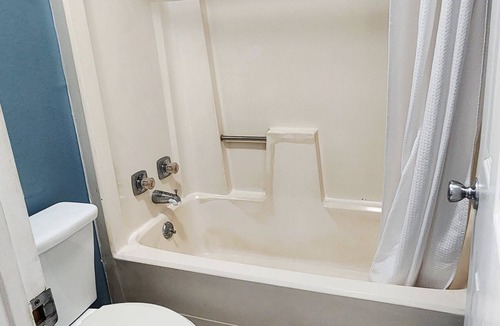 Port Mansfield Hotel | Charming motel room in adorable Port Mansfield, TX pet- friendly