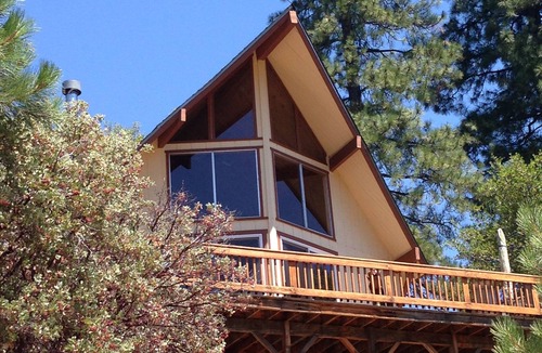 Groveland Cabin | Charming Mountain View Cabin Near Yosemite and Pine Mountain Lake