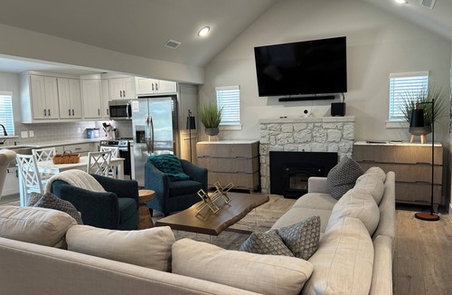 Tia Juana Cottage | Charming, newly remodeled two bedroom cottage.