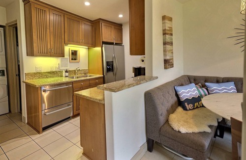 Ocean Beach Condo | Charming OB beach condo, steps to the beach, listen to the waves crash
