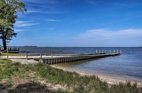Davis Wharf House | Charming Painter Home w/Chesapeake Bay Views